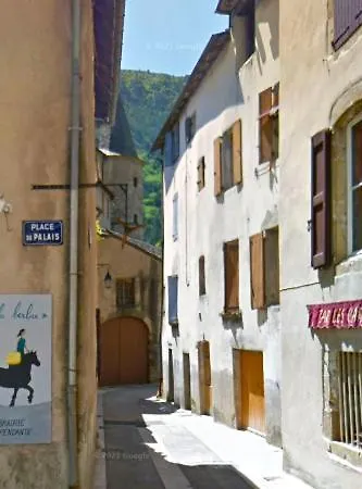 Studio De Charme Avec Vue, En Plein Coeur De Florac Exterior photo